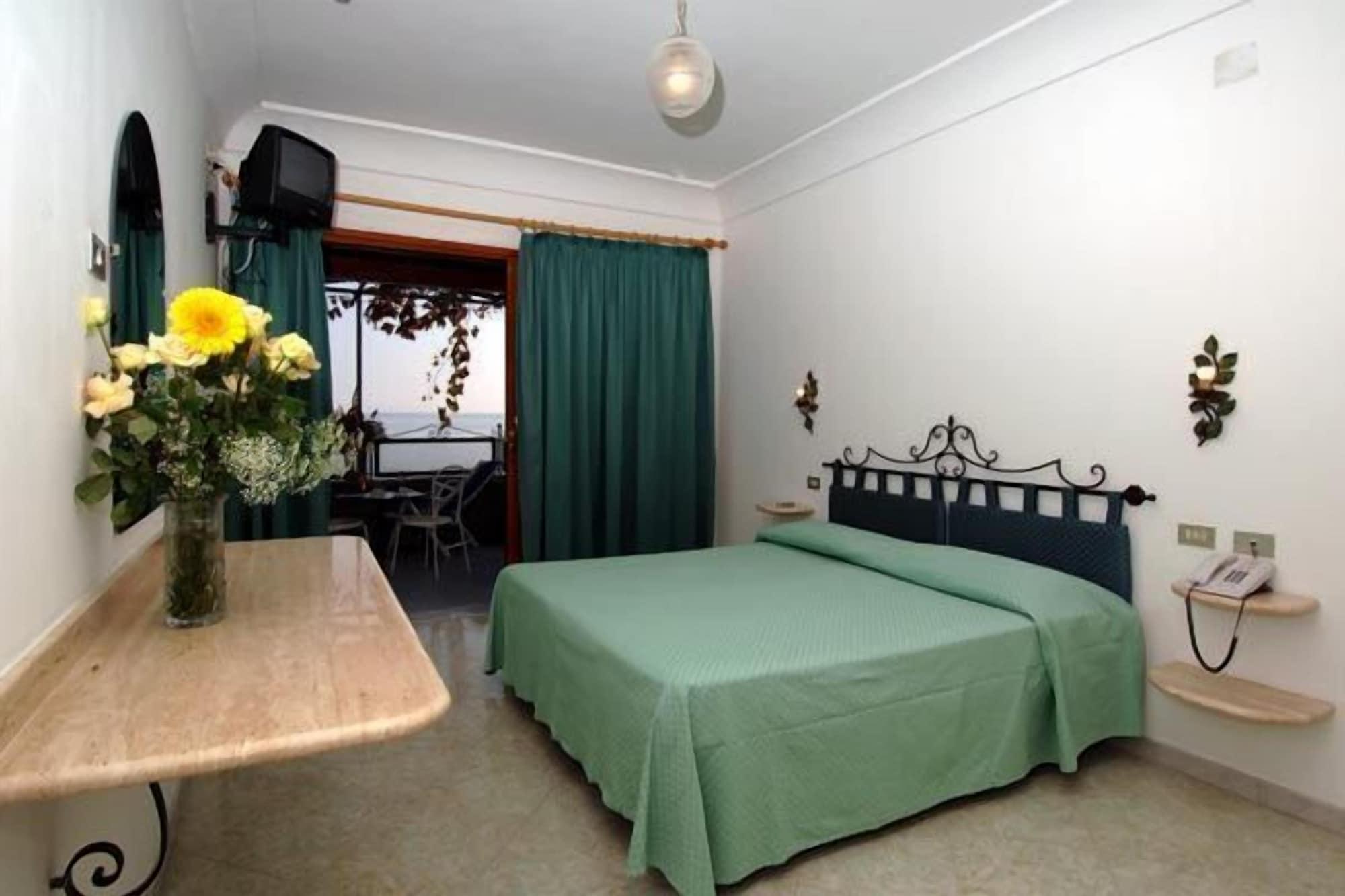 Hotel Pupetto Positano Bagian luar foto