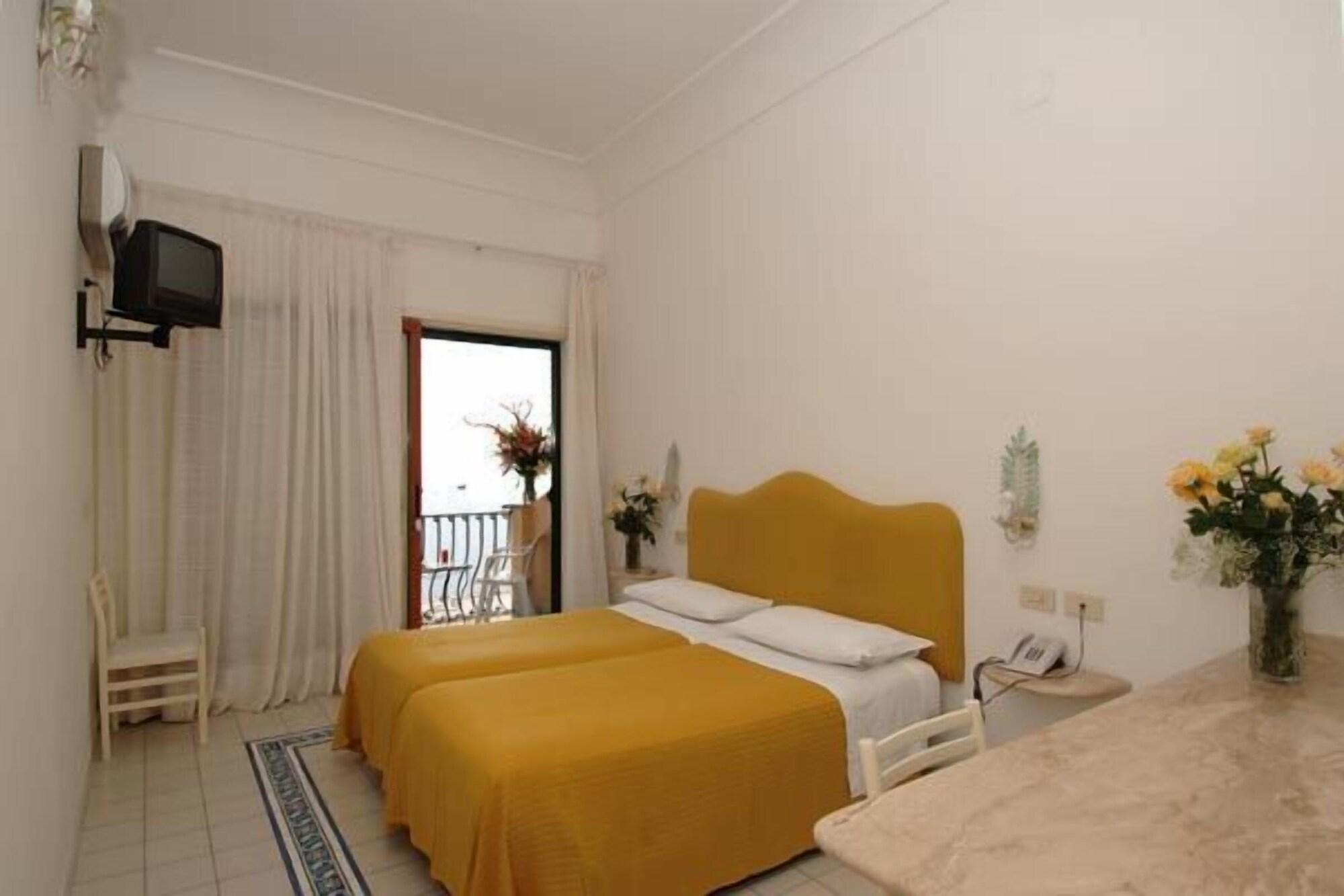 Hotel Pupetto Positano Bagian luar foto