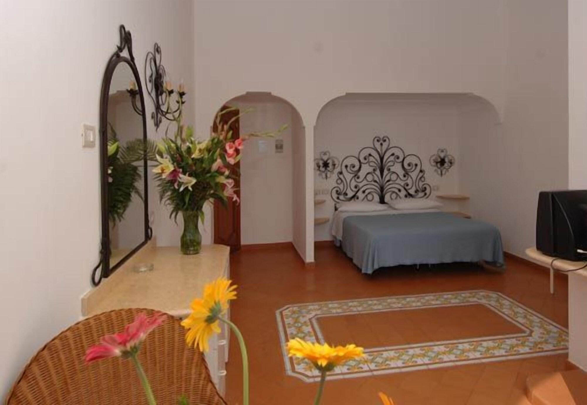 Hotel Pupetto Positano Bagian luar foto